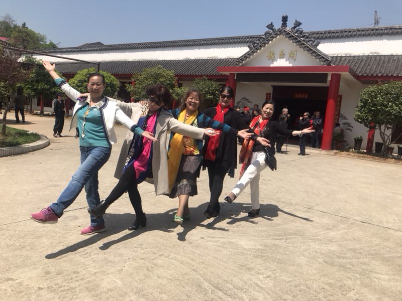 1523346438471004168.jpg 775359254384158362.jpg